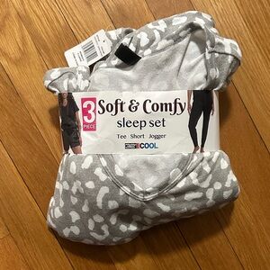 32 Degrees Soft & Comfy Gray Sleep Set